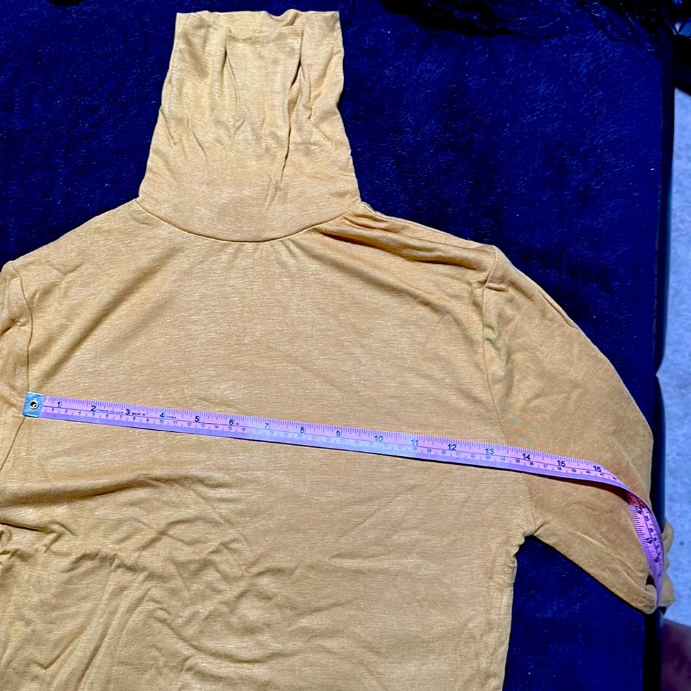Brand NEW NEVER WORN HONEY MUSTARD TURTLENECK FROM KOSMIOS